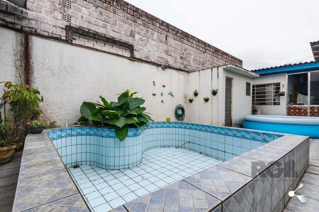 Imagem Casa para Venda - 240m², 3 dormitórios, sendo 1 suites, 3 vagas - Cristal