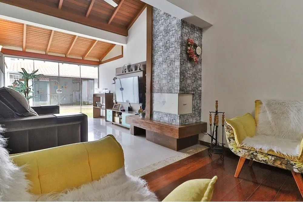 Imagem Casa térrea com 2 dormitórios, lavabo, espaço gourmet e 2 vagas.