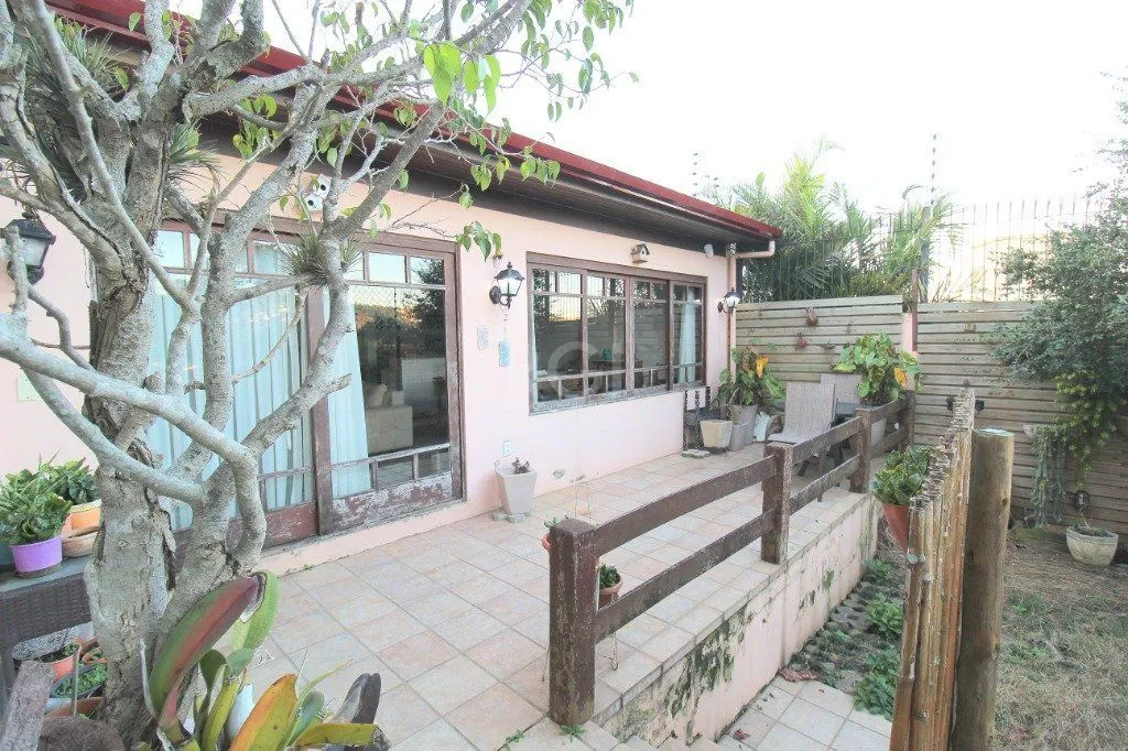 Imagem Casa para Venda - 100m², 3 dormitórios, 3 vagas - Nonoai