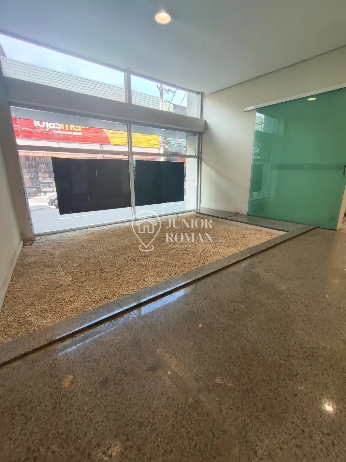 Imagem PRÉDIO COMERCIAL 2.579M² COM 35 VAGAS - EX AGÊNCIA BANCÁRIA EM SBC