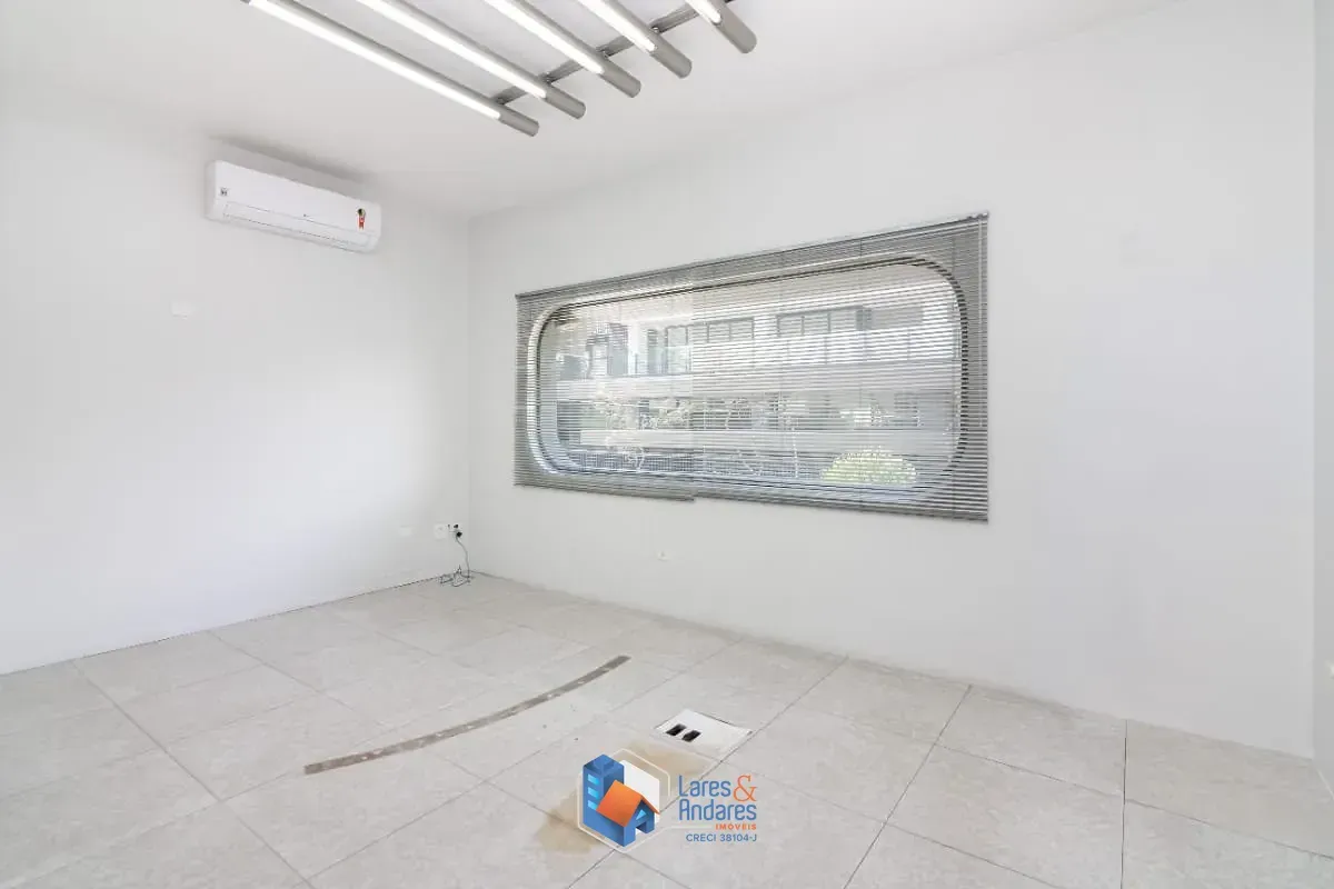 Imagem Casa comercial para venda em Paraíso, 181m²