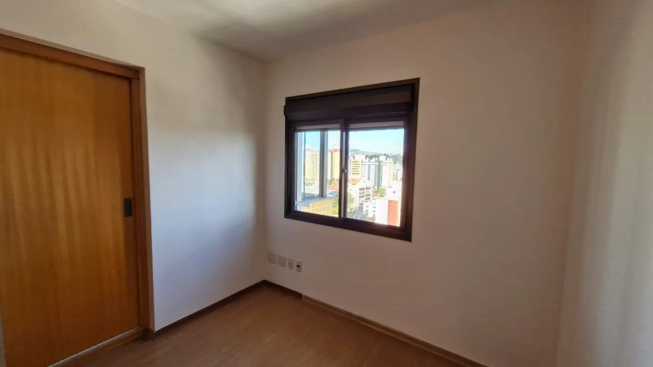 Imagem Apartamento no Menino Deus impecável, 2 dormitórios 1 suíte, 3 banheiros, 1 garagem