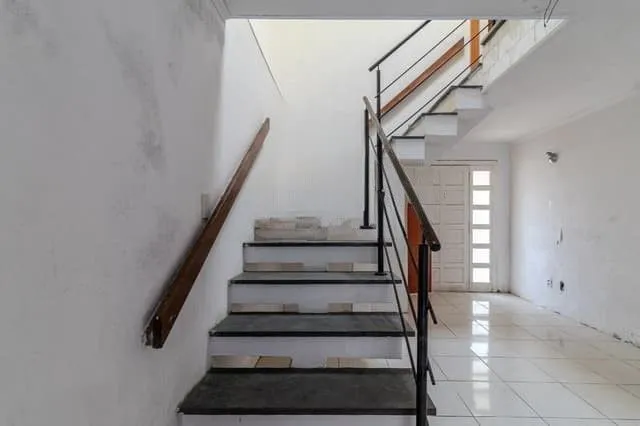 Imagem Casa com 04 quartos no Bairro : Partenon em Porto Alegre/RS