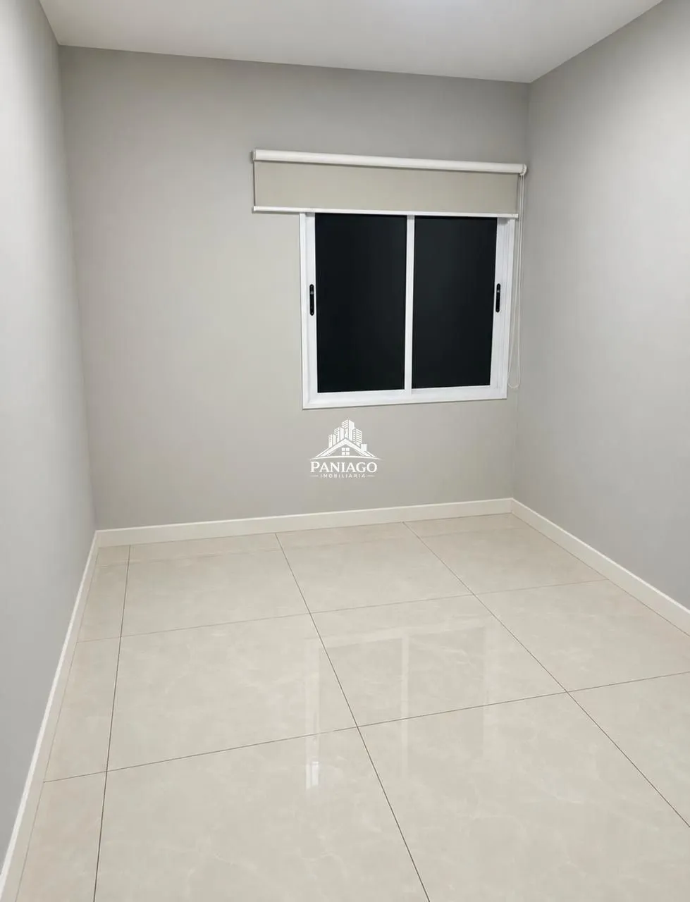 Imagem Casa Reformada com 4 Quartos à Venda no Condomínio Esmeralda