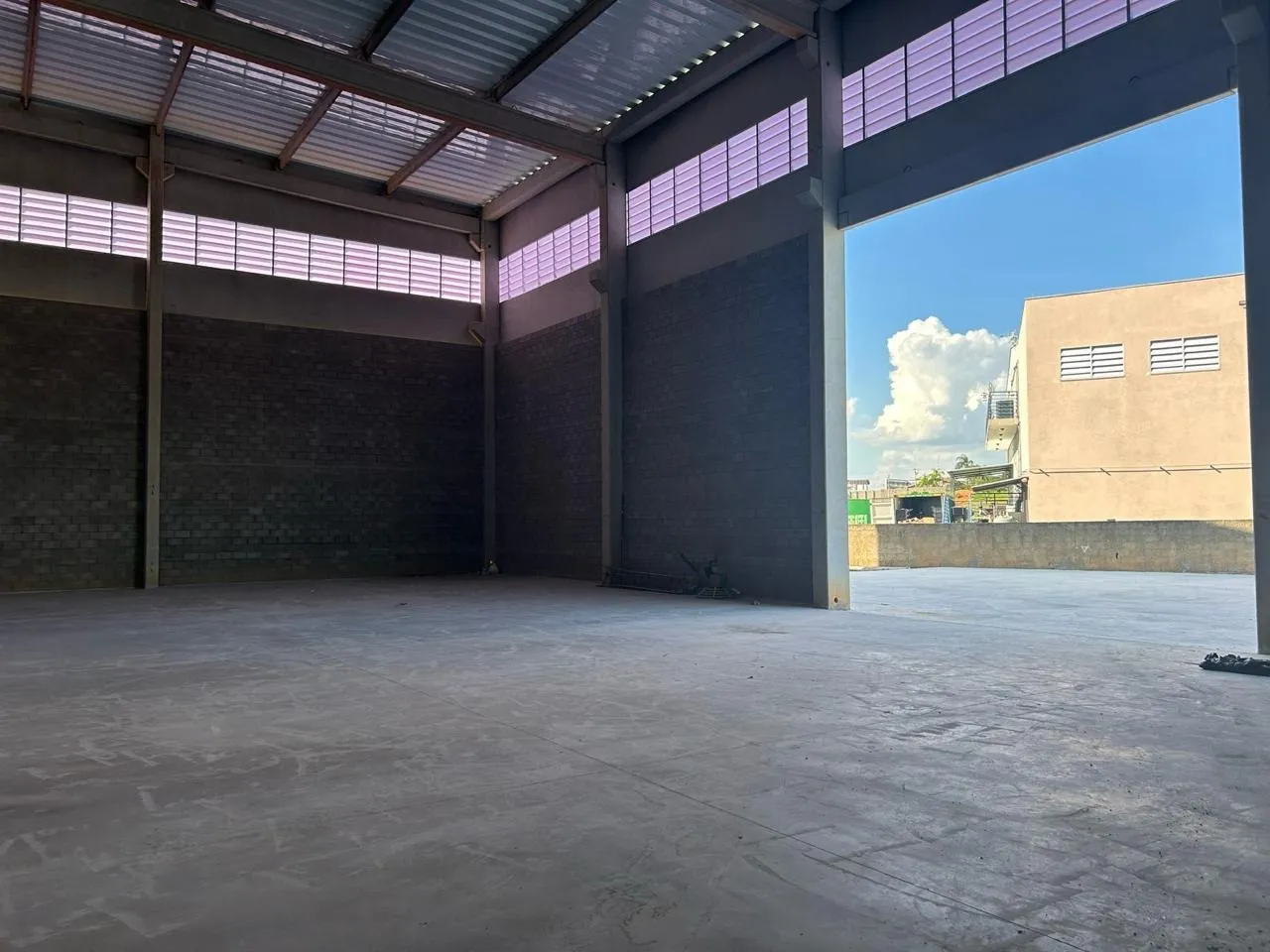Imagem Aluguel de Galpão Industrial de Excelência em Cidade] - Bairro] - Espaço Moderno e Funcional!
