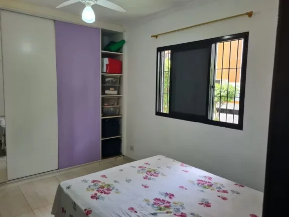 Imagem Excelente apartamento no coração do bairro Ocian a 3 quadras da praia e com piscina! Com 2 dormitórios, sendo 1 suíte,coxinha e quartos com armários planejados e piso em porcelanato.