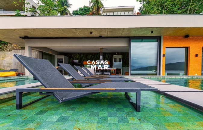 Imagem Residência de luxo à beira-mar com vista panorâmica e estrutura completa em Angra dos Reis