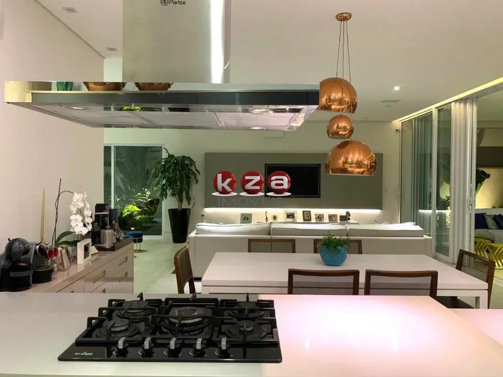 Imagem Casa em Condomínio de Alto Padrão à Venda em Valinhos-SP, Bairro Nações: 3 Quartos, 3 Suítes, 3 Salas, 4 Vagas, 317m².