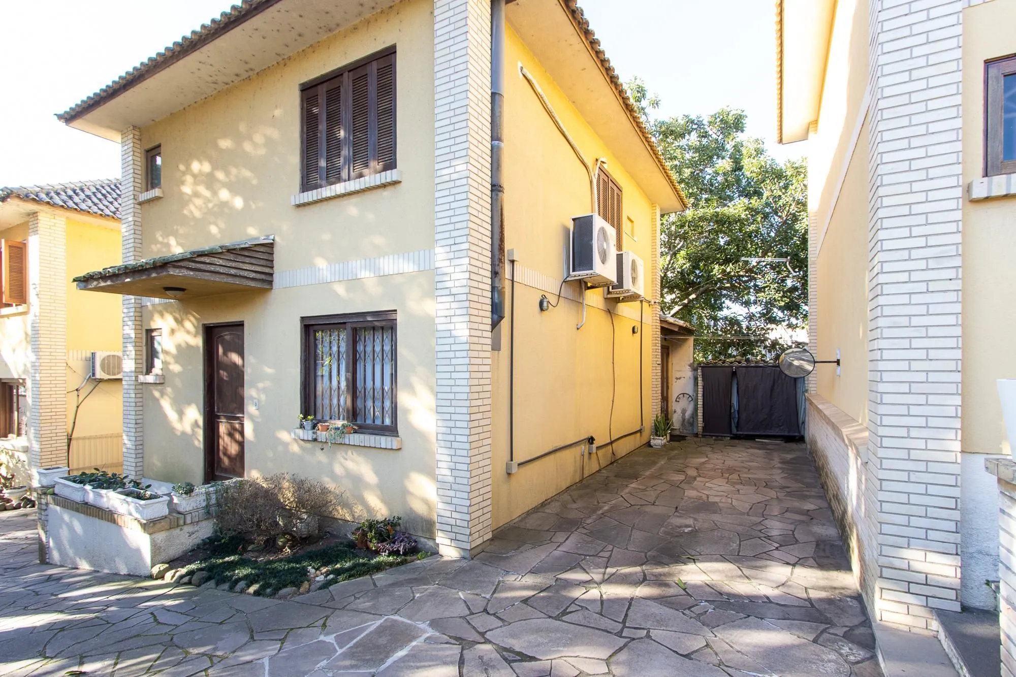 Imagem Casa 3 dormitórios, 1 suíte, 2 vagas - Bairro Camaquã
