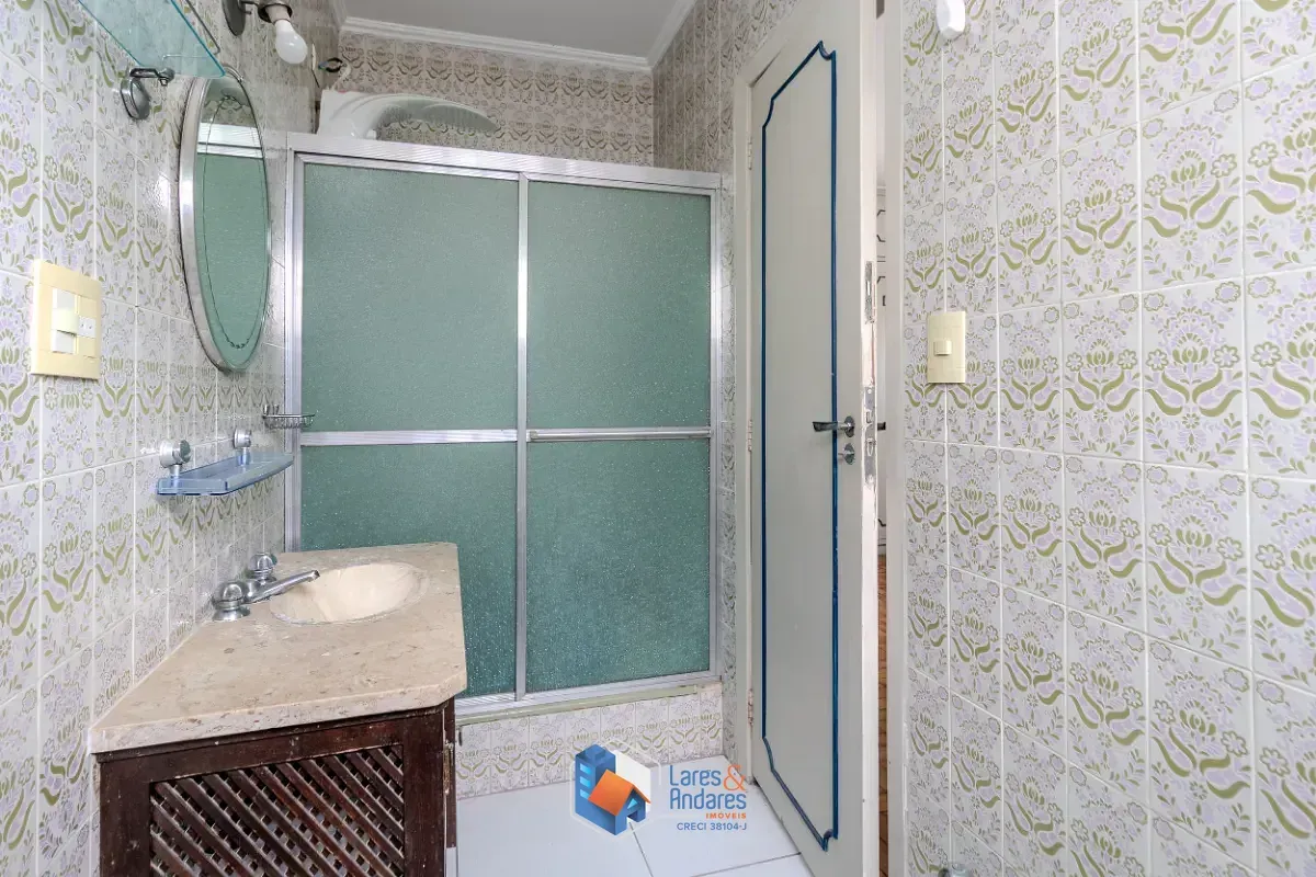 Imagem Sobrado para venda em Chácara Monte Alegre com 4 quartos, sendo 1 suíte, 261m²