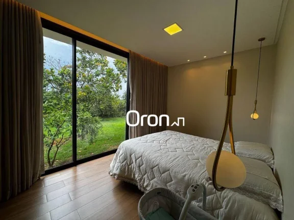 Imagem Casa com 3 dormitórios à venda, 213 m² por R$ 1.690.000,00 - Condomínio Parque dos Cisnes - Goiânia/GO