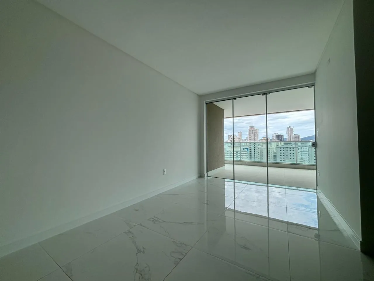 Imagem Apartamento à venda com 159.48m2 por R$ 2.125.000,00