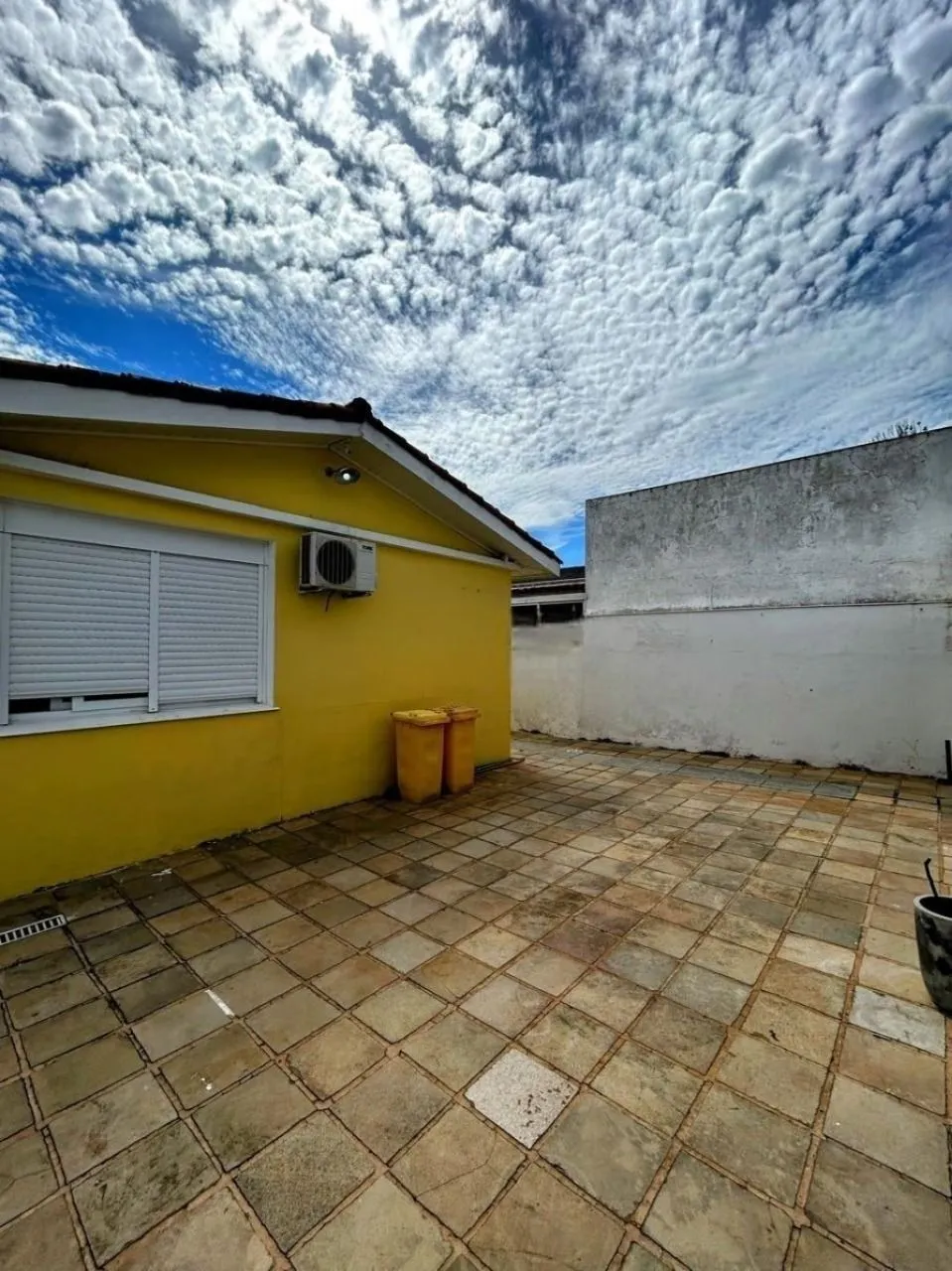 Imagem Casa com 170m², localizada no bairro Vila Ipiranga em Porto Alegre/RS.
