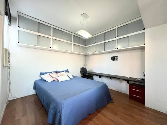 Imagem Cobertura à Venda com 150m², 3 Quartos, 2 Suítes e 4 Vagas -Excelente Local