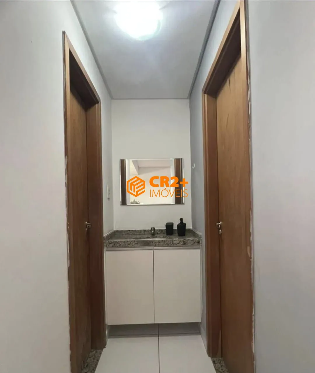 Imagem VENDO FLAT - PORTEIRA FECHADA 35m² 700m² DO MAR