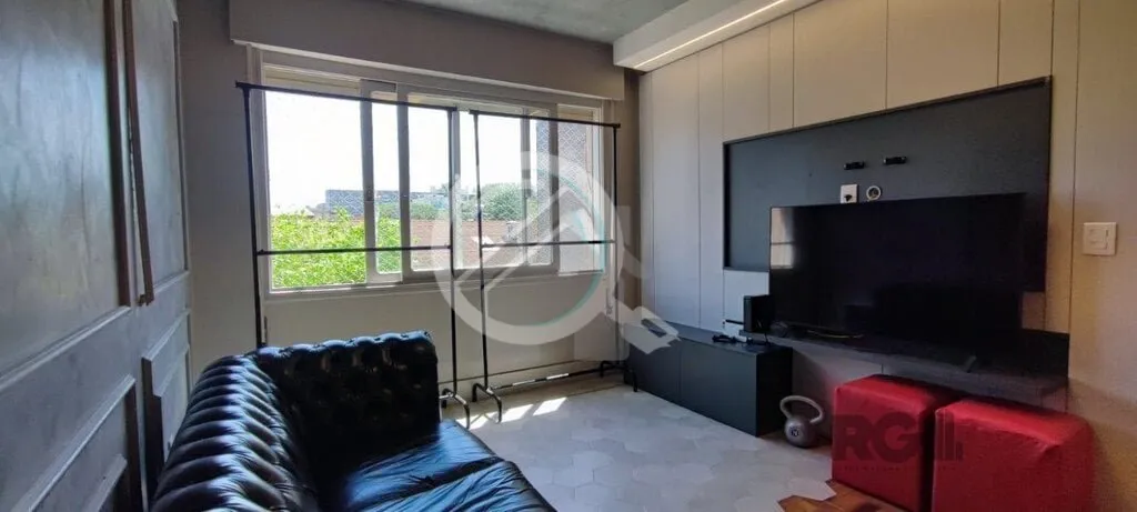Imagem Apartamento com 1 dormitório cheio de charme e requinte a venda no bairro Menino Deus. São 44m² p...