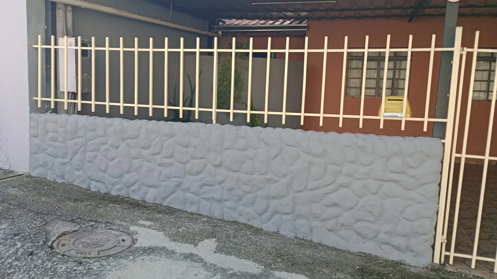 Imagem Casa no Wanel Ville V com Edícula ? 3 Quartos, Aquecimento Solar e Garagem para 2 Carros