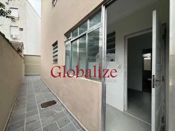 Imagem Apartamento com 70m², 2 dormitórios (1 suíte) à venda na Ponta da Praia por R$465.000,00.
