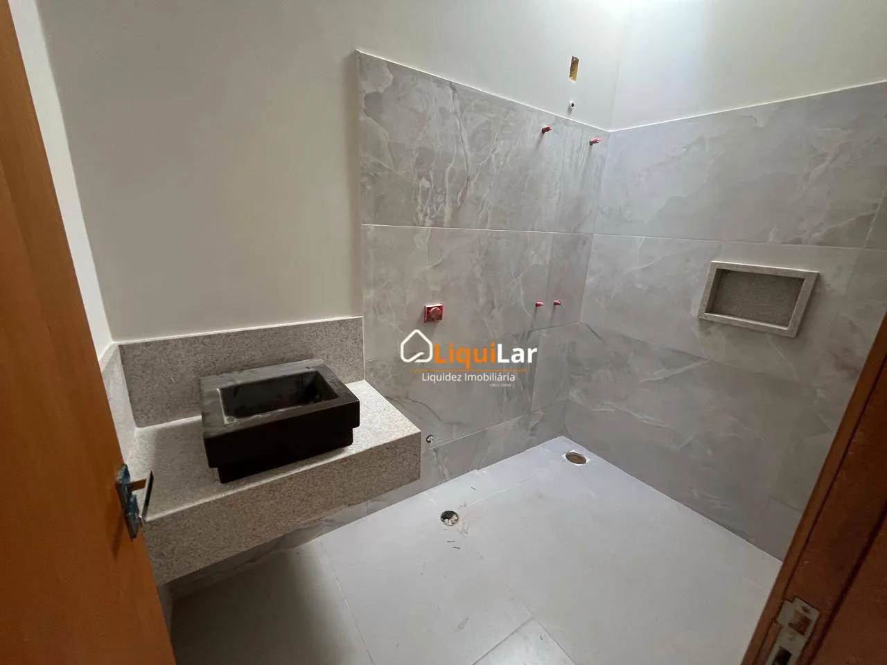Imagem : Casa Nova à Venda na Vila Carlota com 2 Suítes e Piscina