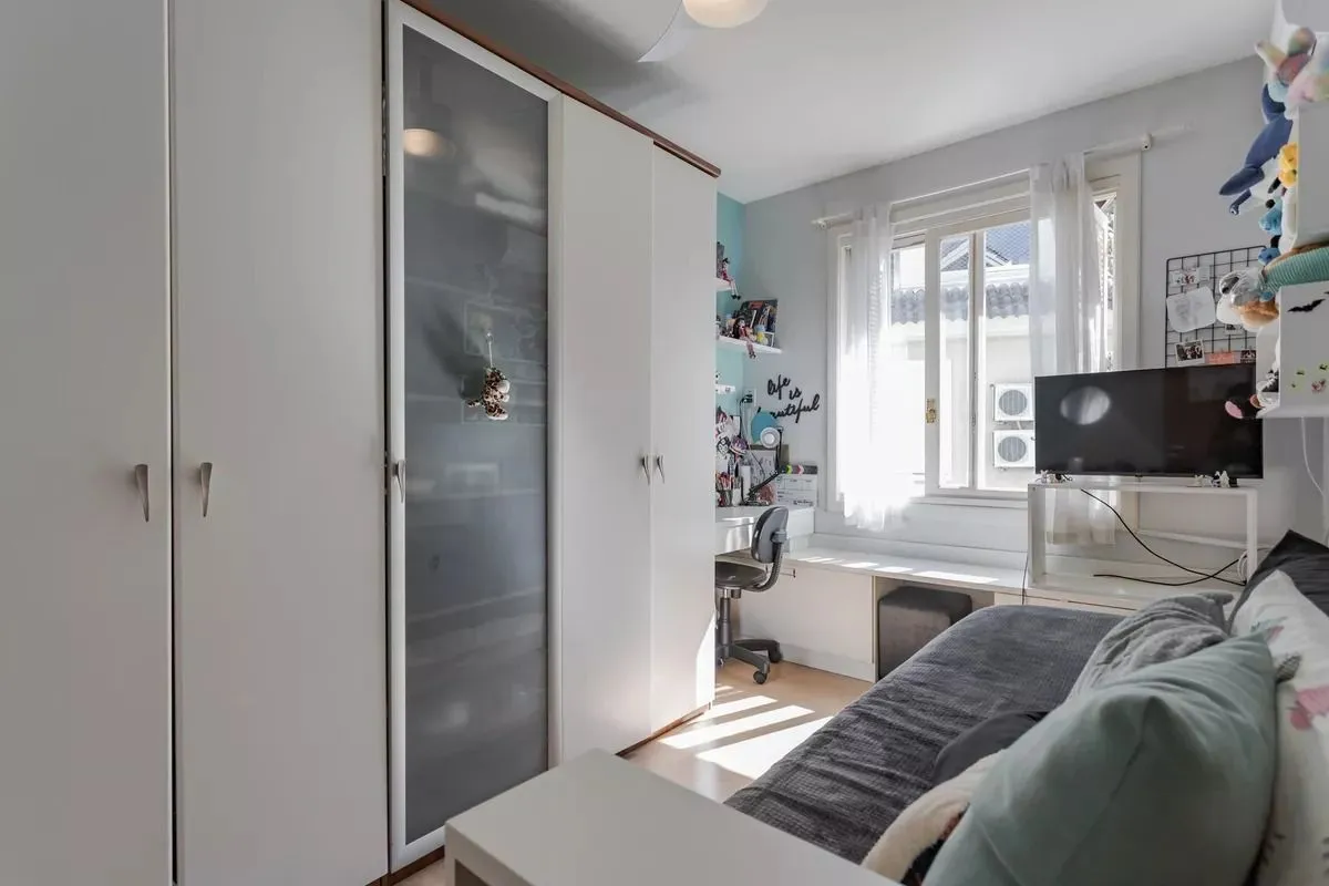 Imagem Casa em condomínio com 3 dormitórios, suíte e 2 vagas