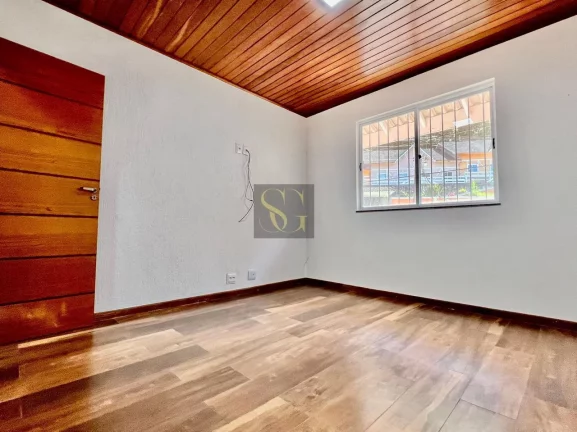 Imagem Casa para Venda em Teresópolis, Granja Guarani, 3 dormitórios, 1 suíte, 3 banheiros, 3 vagas