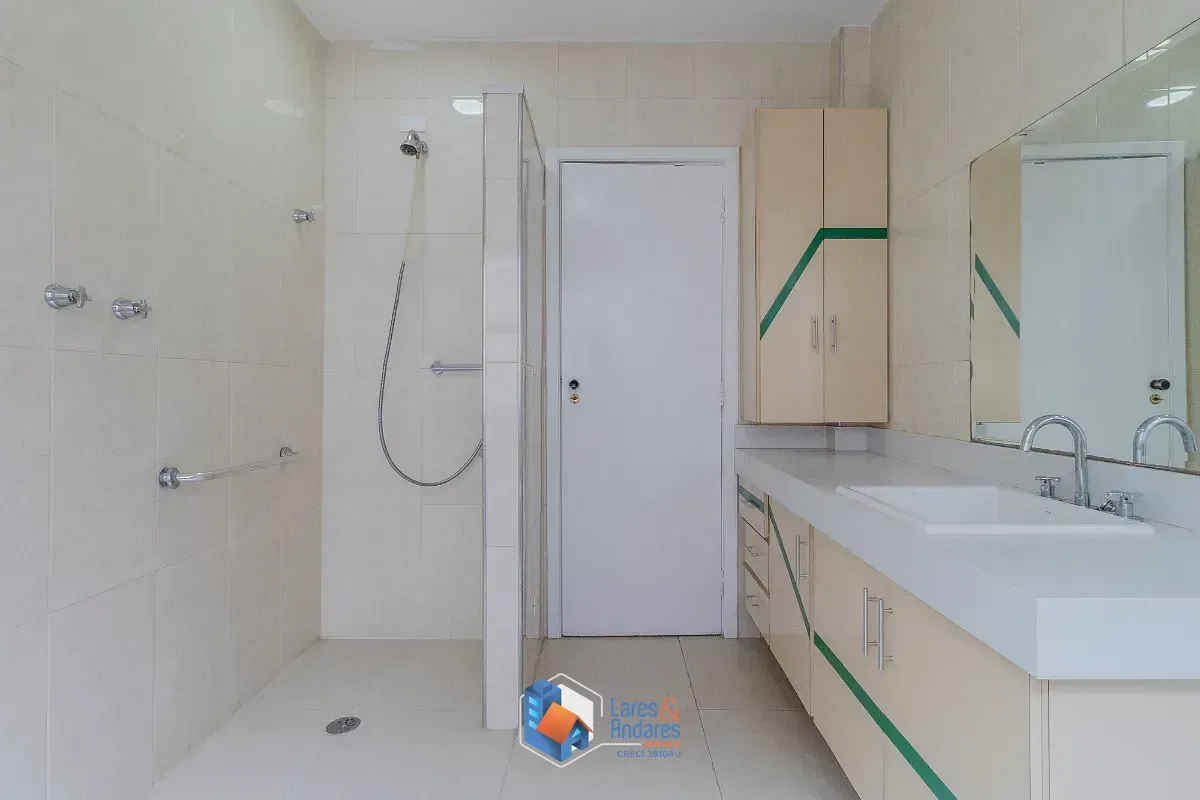 Imagem Apartamento para venda em Cerqueira César com 3 quartos, 216m²
