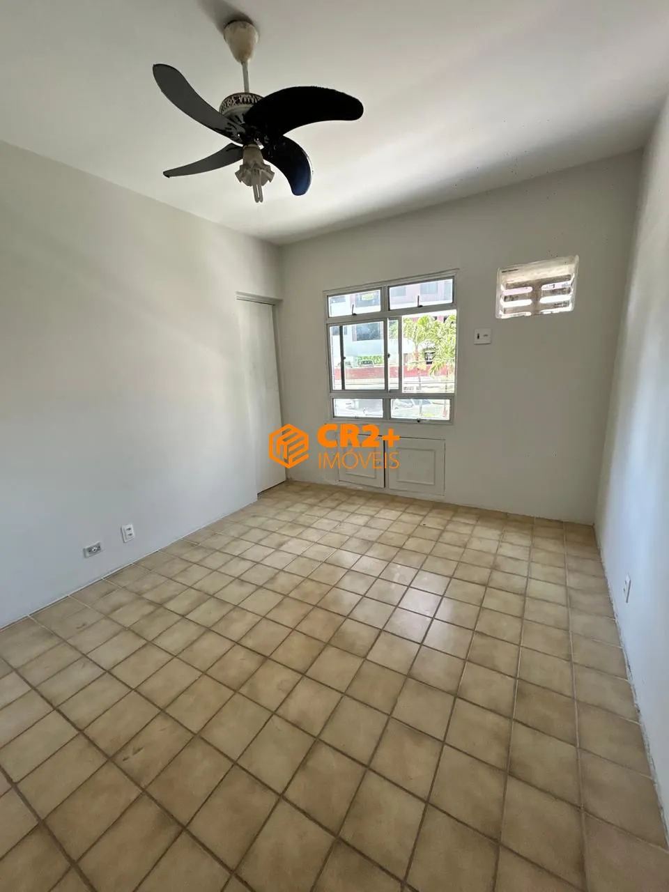 Imagem Vendo apartamento á 60 metros do Mar em Boa Viagem, com vista definitiva do Mar