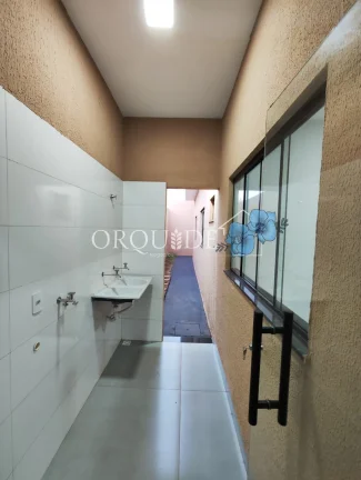 Imagem Imperdível oportunidade de casa à venda em Rio Verde-GO, Residencial Gameleira: 3 quartos, 1 suíte, 1 sala, 2 banheiros, 2 vagas, 103m².