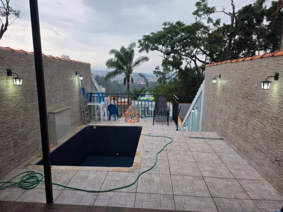 Imagem Sobrado com 2 dormitórios à venda, 80 m² por R$ 699.000,00 - Campos de Atibaia - Atibaia/SP