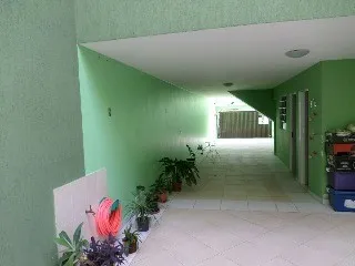 Imagem Imperdível Sobrado à Venda em Santo André-SP, Jardim Las Vegas: 3 quartos, 1 suíte, 4 banheiros, 8 vagas de garagem, 220m².
