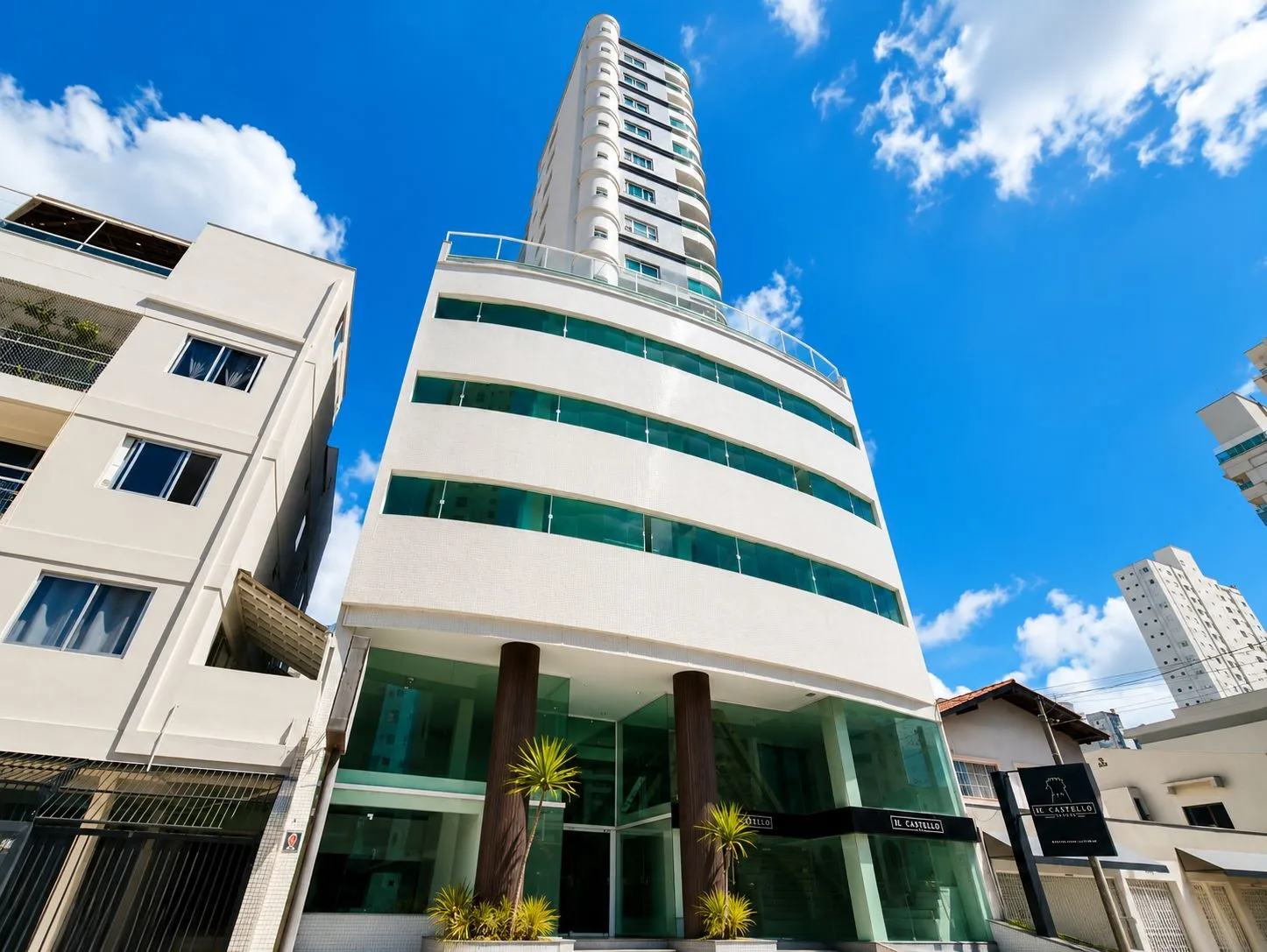 Foto do imóvel Apartamento à venda com 100m2 por R$ 1.600.000,00