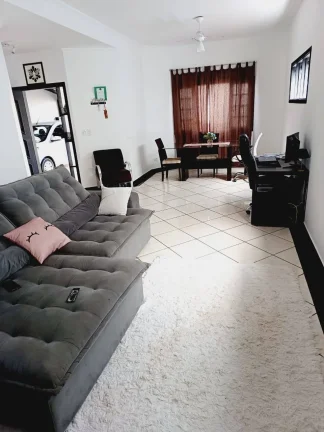 Imagem Casa 03 dormitórios 1 suíte área gourmet com churrasqueira e piscina