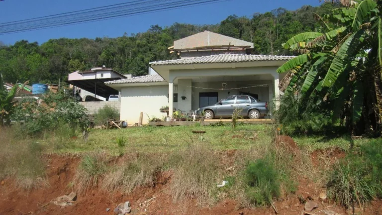Foto do imóvel Casa para Venda em Concórdia, Sintrial, 3 dormitórios, 1 banheiro em Arnaldo Pio Lazzarotti