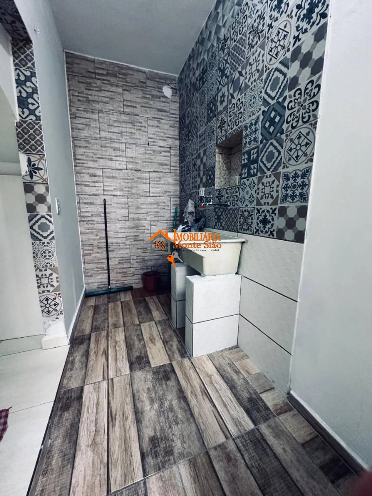 Imagem Sobrado para Locação Comercial ou Residencial - 4 Quartos e 2 Vagas