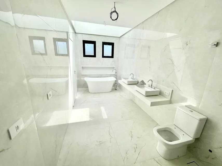 Imagem Sobrado de 560m² Localizado no Alphaville Res. Dois - Barueri - SP!
