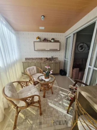 Imagem Apartamento 131 m²: 3 quartos, 2 vagas, varanda. Bairro tranquilo e área de lazer.