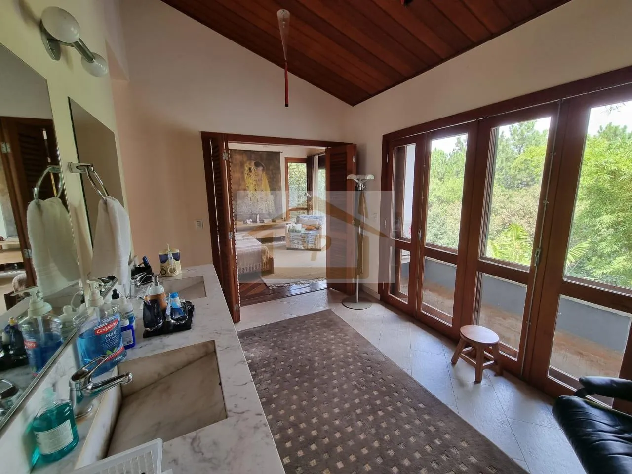 Imagem Conforto, segurança e natureza!!! Casa com 3 suítes , 4 vagas - *Granja Viana