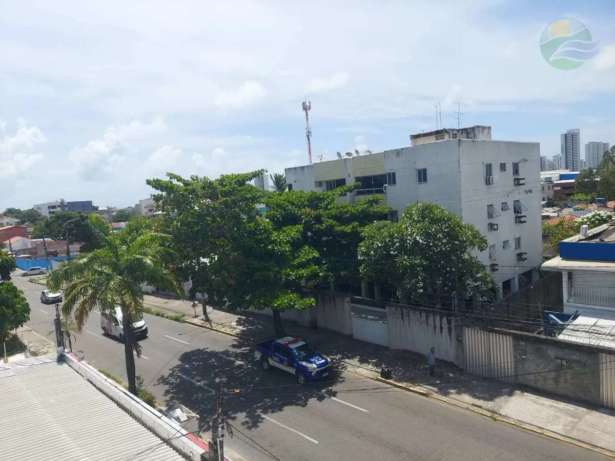 Imagem Apartamento de 4 quartos, a 150 metros do Shopping Guararapes, Ventilado, Piedade, Jaboatão dos Guararapes.