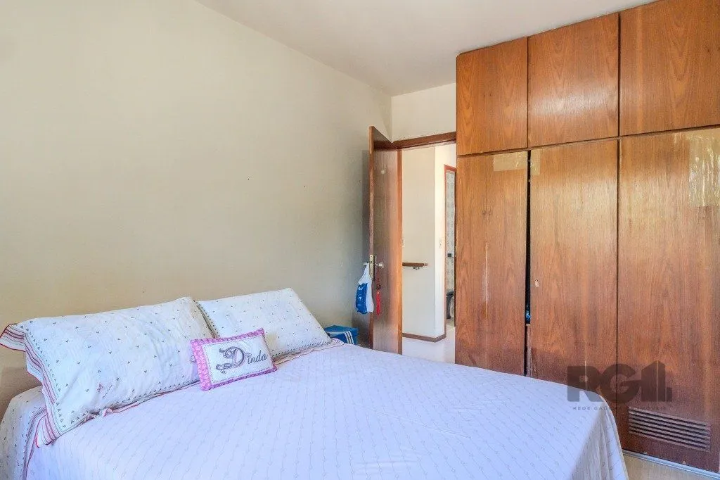 Imagem Casa com 4 dormitórios no bairro Gloria