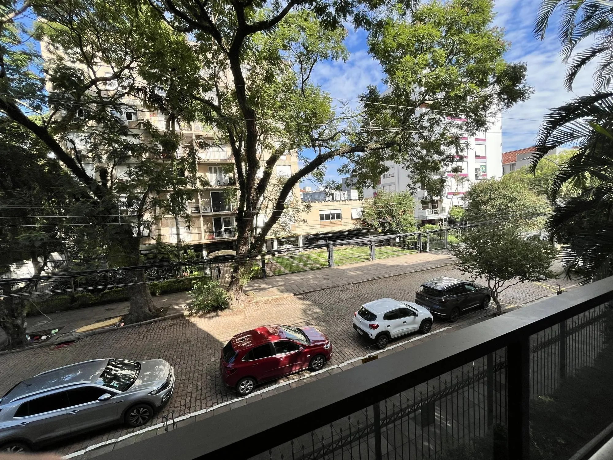 Imagem Apartamento de 4 quartos, suíte, amplo closet, dependência e 2 vagas de garagem
