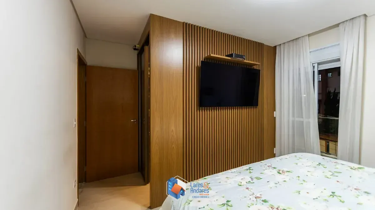 Imagem Sobrado para venda e locação em Chácara Inglesa com 3 quartos, sendo 1 suíte, 185m²