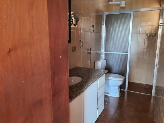 Imagem Ótimo apartamento na região central de Piracicaba com 03 dormitórios com armários, sendo 01 suí...