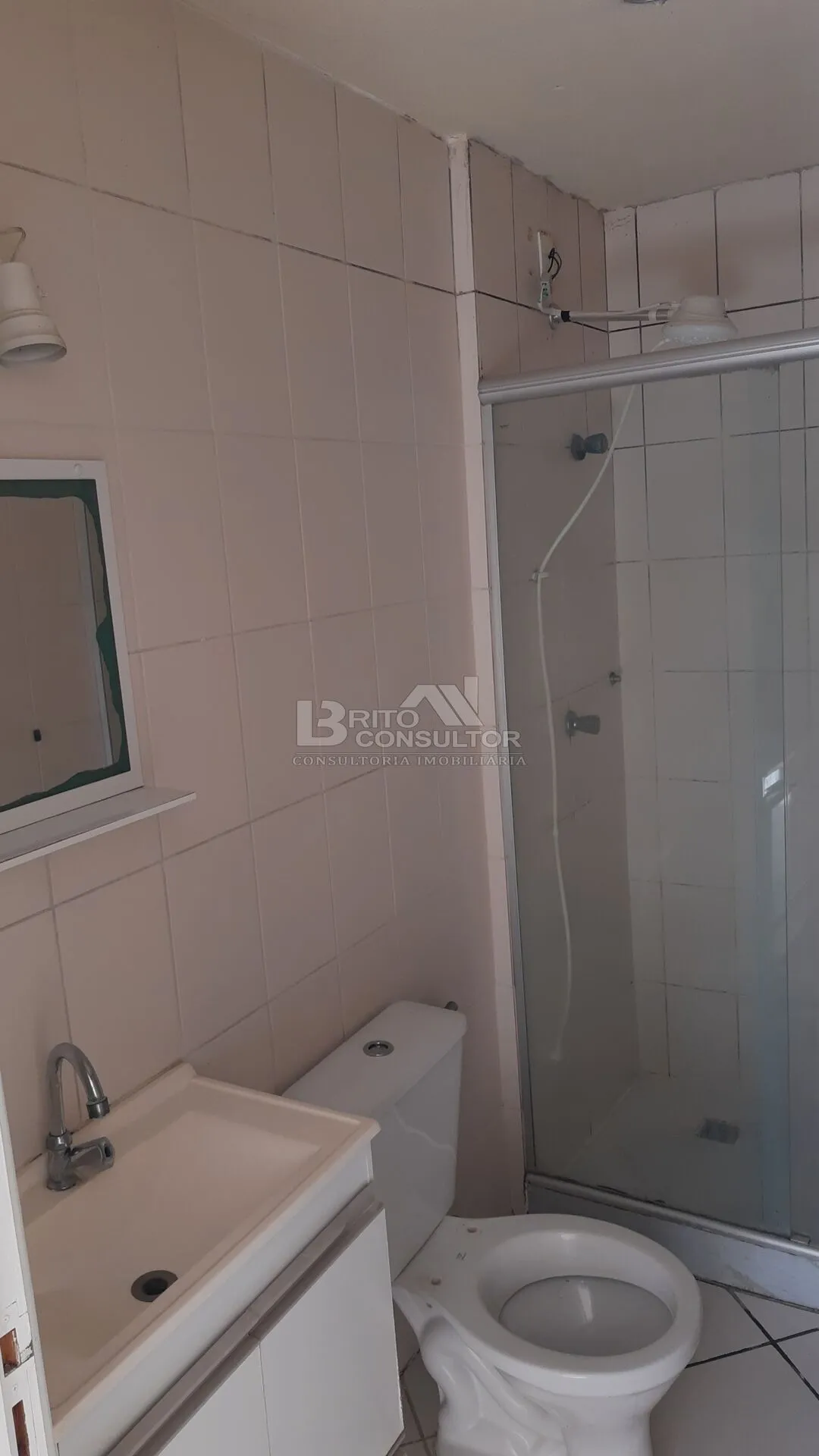 Imagem Vendo Apartamento com 2 Quartos, Varanda e Vaga, 60m² no Condomínio Central Park em Barro Vermelho, São Gonçalo/RJ