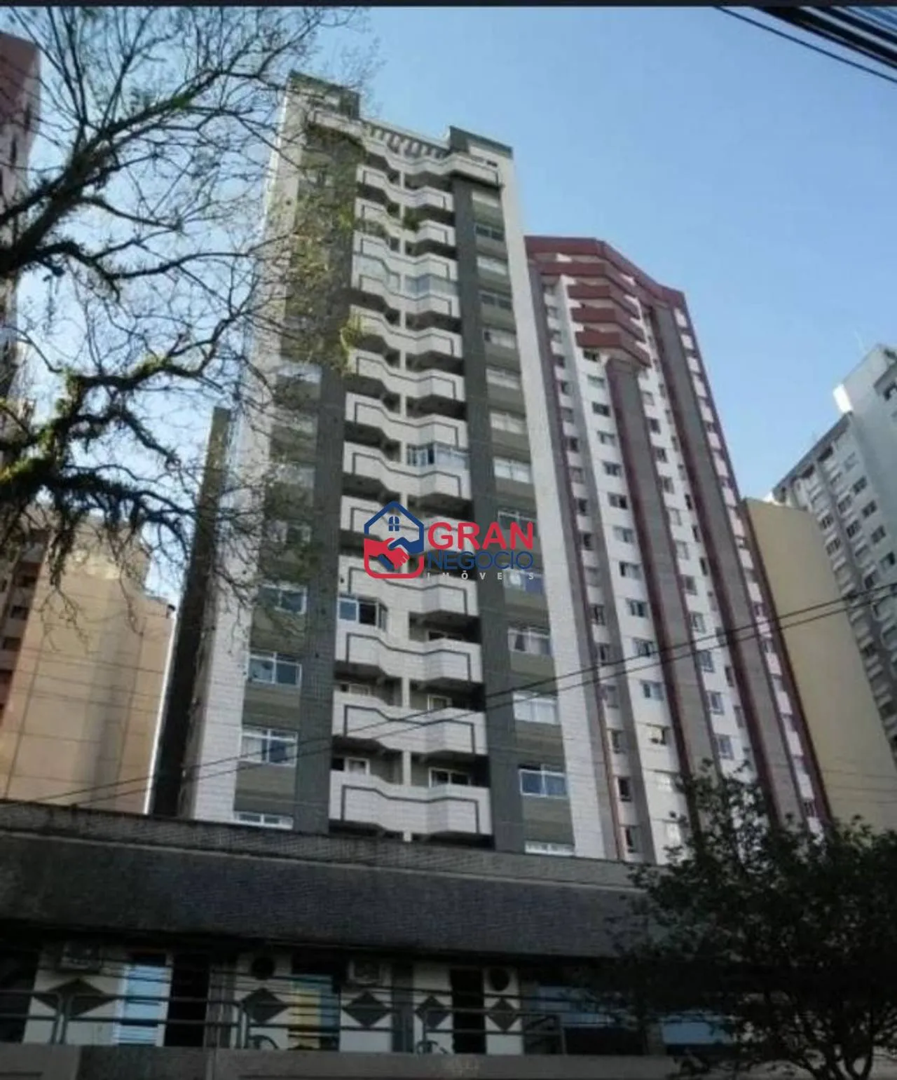 Foto do imóvel Apartamento com 1 dormitório para alugar, 50 m² por R$ 2.865,00/mês - Centro - Curitiba/PR