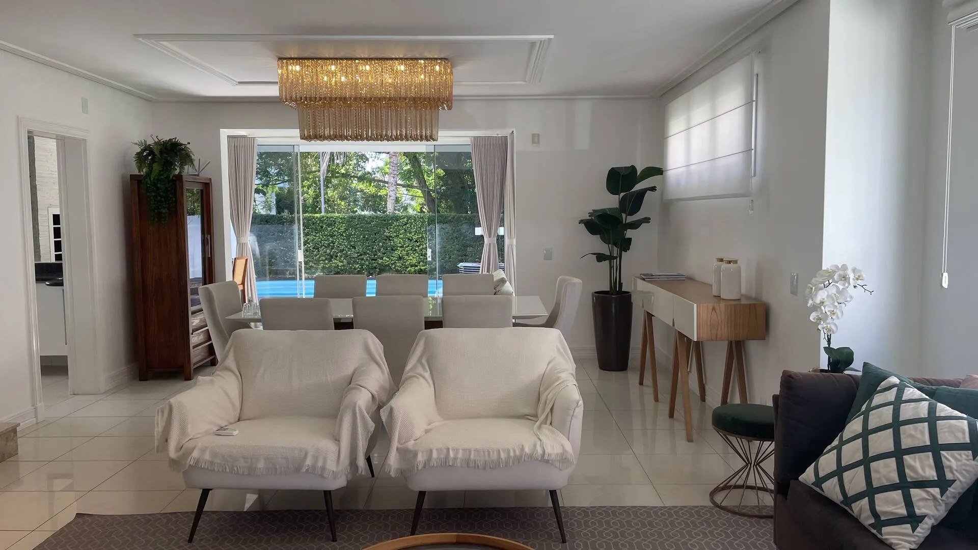 Imagem Casa com 4 Suítes para Temporada em Jurerê Internacional
