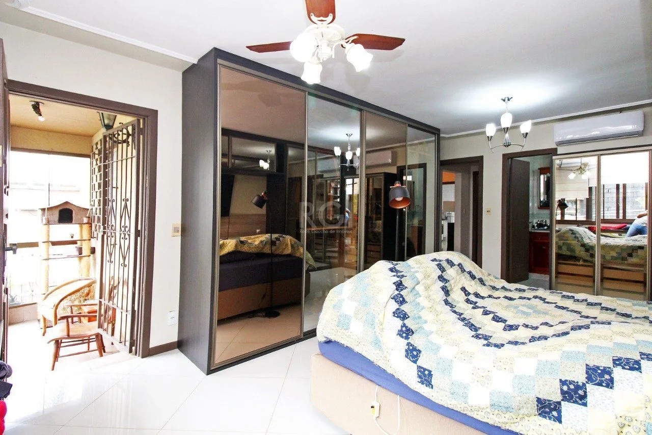 Imagem Casa para Venda - 464.5m², 3 dormitórios, sendo 1 suites, 3 vagas - Petrópolis