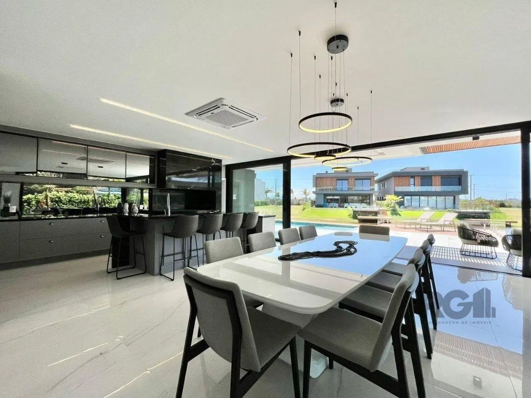 Imagem Casa de Condomínio em Atlântida Sul