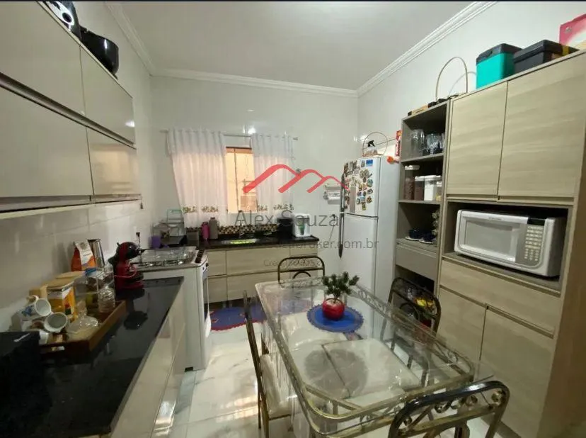 Imagem Casa para Venda em Hortolândia, Jardim Novo Cambuí, 2 dormitórios, 1 suíte, 2 banheiros, 2 vagas