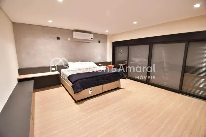 Imagem Casa em Condomínio à venda, construção nova, 300m² área construída