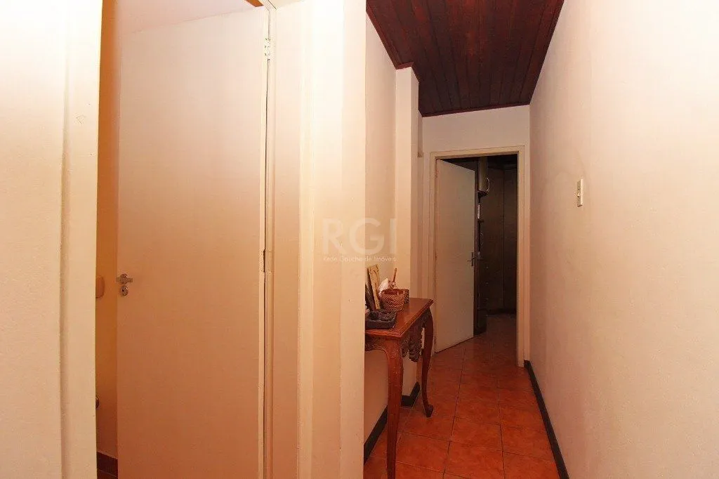 Imagem Casa para Venda - 150m², 4 dormitórios, sendo 1 suites, 3 vagas - Nonoai